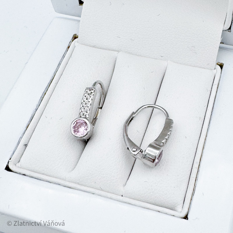 Stříbrné dívčí náušnice s růžovým zirkonem